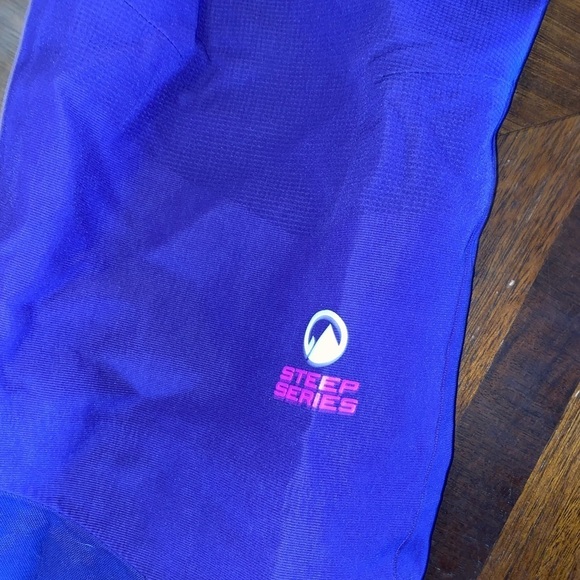 New size xs woman’s north face steep series purple snowpants - Picture 4 of 5